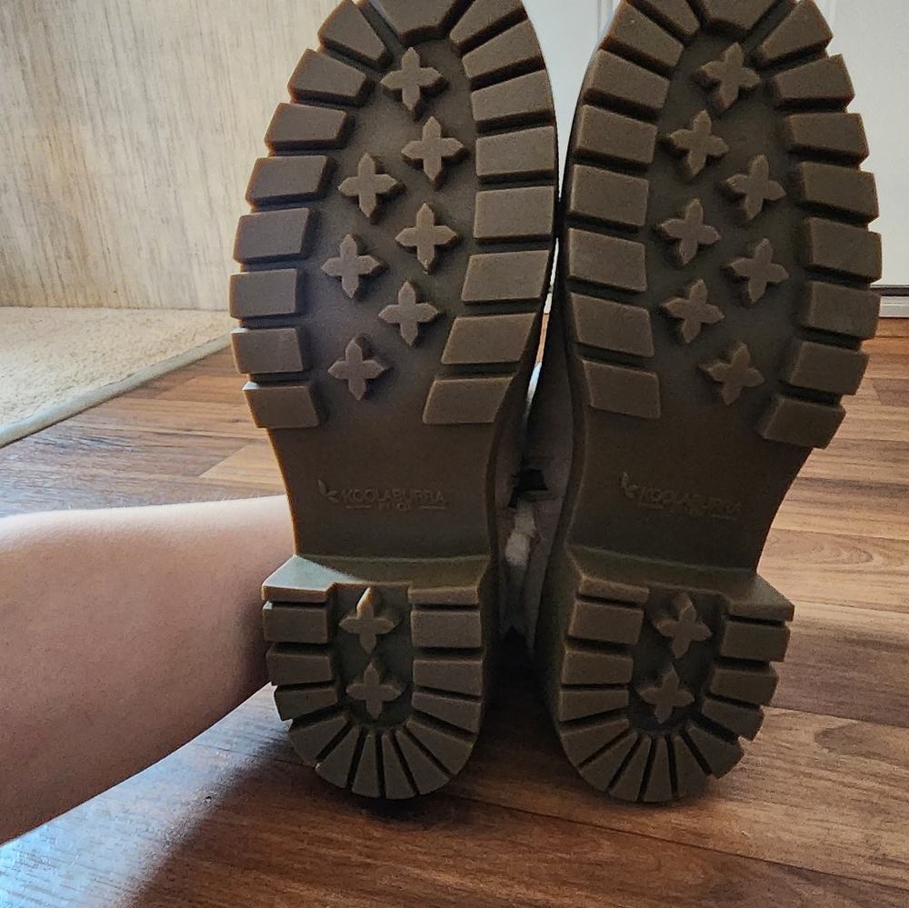 Like New Ugg Koolaburra Berea Fuzz Ankle Boot - image 7